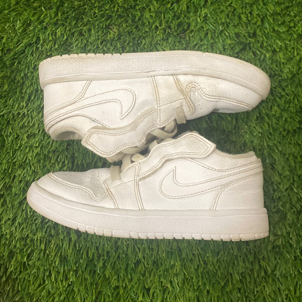 Jordan 1 Low Triple White GS